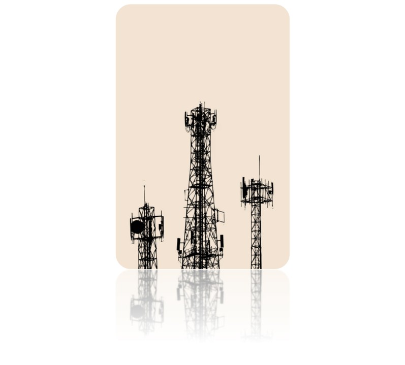 TELECOMUNICACIONES 03.jpg La ventaja de las torres de microondas es que permiten la transmisión de grandes cantidades de información a través de largas distancias sin la necesidad de cables. https://depositphotos.com/photos/recepci%C3%B3n-y-transmisi%C3%B3n-de-datos.html