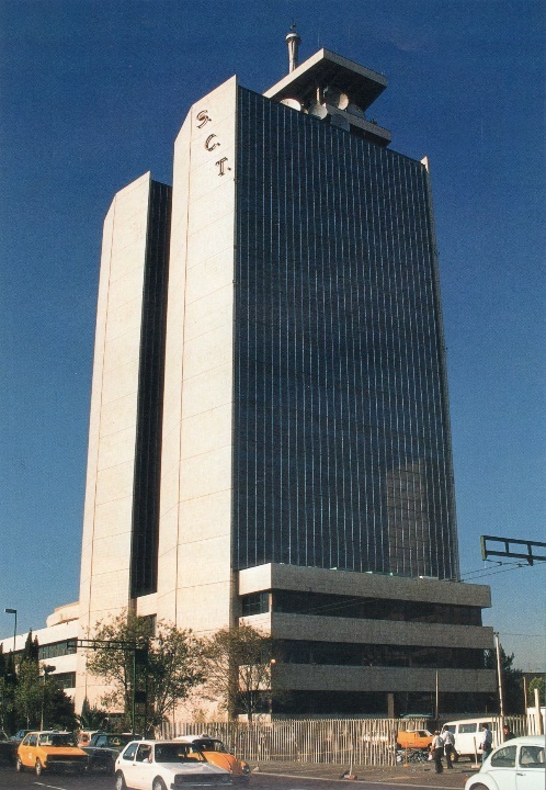 2 Emblemática torre de Comunicaciones construida.jpg
