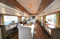 91 Uno de los vagones que anteriormente trasladaban soldados.jpg