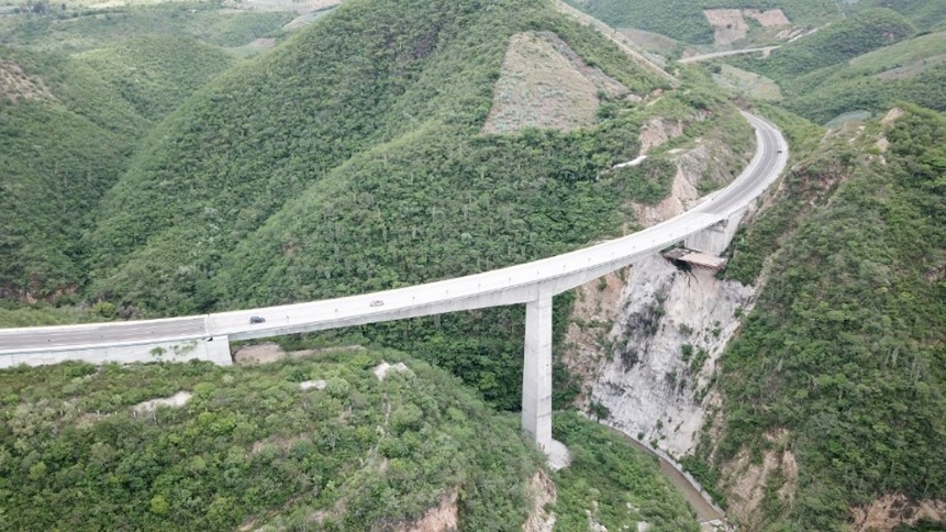 Autopista Mitla - Entronque Tehuantepec II Autopista Mitla - Entronque Tehuantepec II