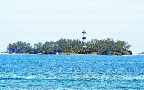 4 Faro de la Isla de Sacrificios en Veracruz.jpg