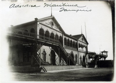 Aduana de Tampico INAH.jpg Fachada principal de esta aduana histórica, tomada en 1915. Reproducción autorizada por el Instituto Nacional de Antropología e Historia.