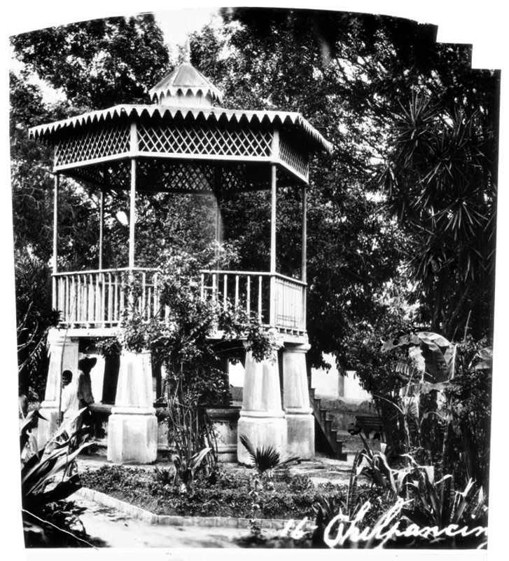 1 CHILPANCINGO Kiosko de una plaza de Chilpancingo.jpg