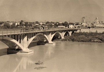 Muros y puentes Muros y puentes