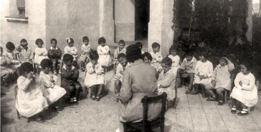 1 Las mexicanas de inicios del siglo XX.jpg Las mexicanas de inicios del siglo XX demandaron educación para abrir camino a las nuevas generaciones que desearan ir a las aulas a estudiar. Imágenes recuperadas de: AGN.