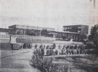 2 Vista de la nueva estación ferroviaria desde el parque Primero de Mayo.jpg