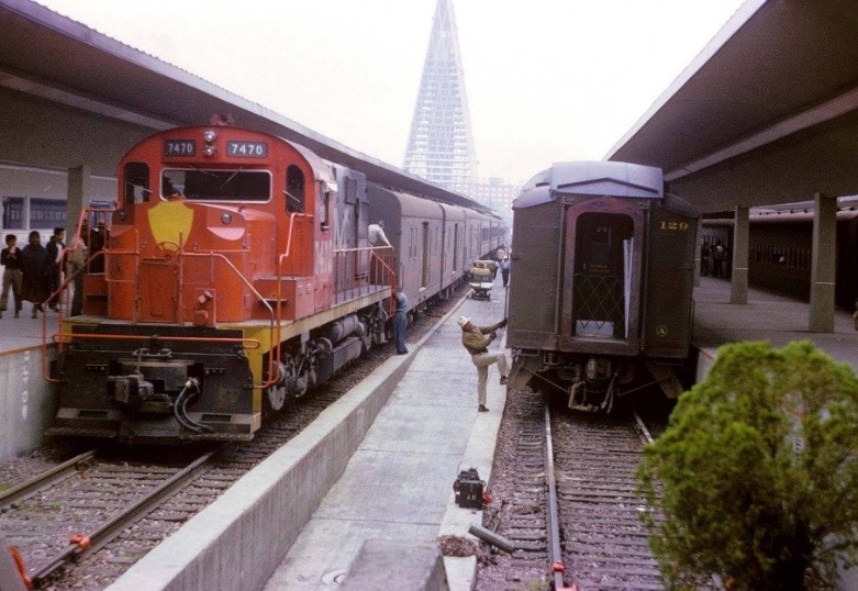 Servicio estrella de los Ferrocarriles Nacionales de México Servicio estrella de los Ferrocarriles Nacionales de México