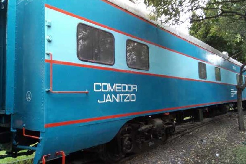 3 El comedor Janitzio.jpg El comedor “Janitzio” después de cumplir sus objetivos fue restaurado en su exterior en el Museo de los Ferrocarriles Mexicanos. Fotografía Bruno Wilson - Archivo de la Subdirección de Conservación y Restauración del MNFM-CNPPCF.