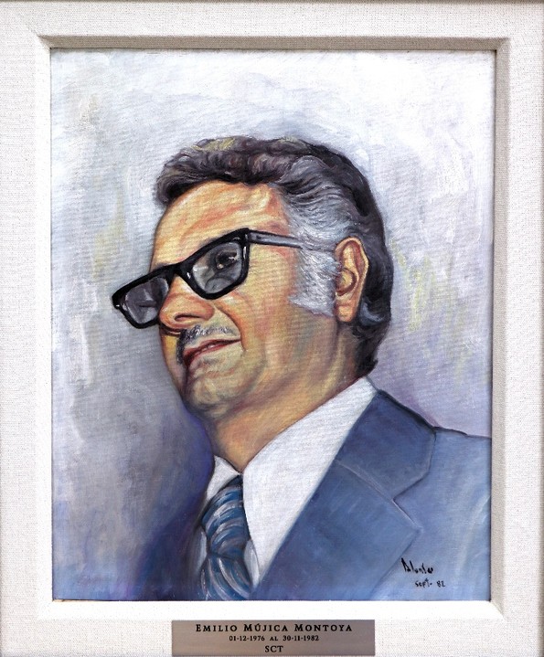 Lic Emilio Mujica.jpg Lic. Emilio Mújica Montoya. Colección SICT.