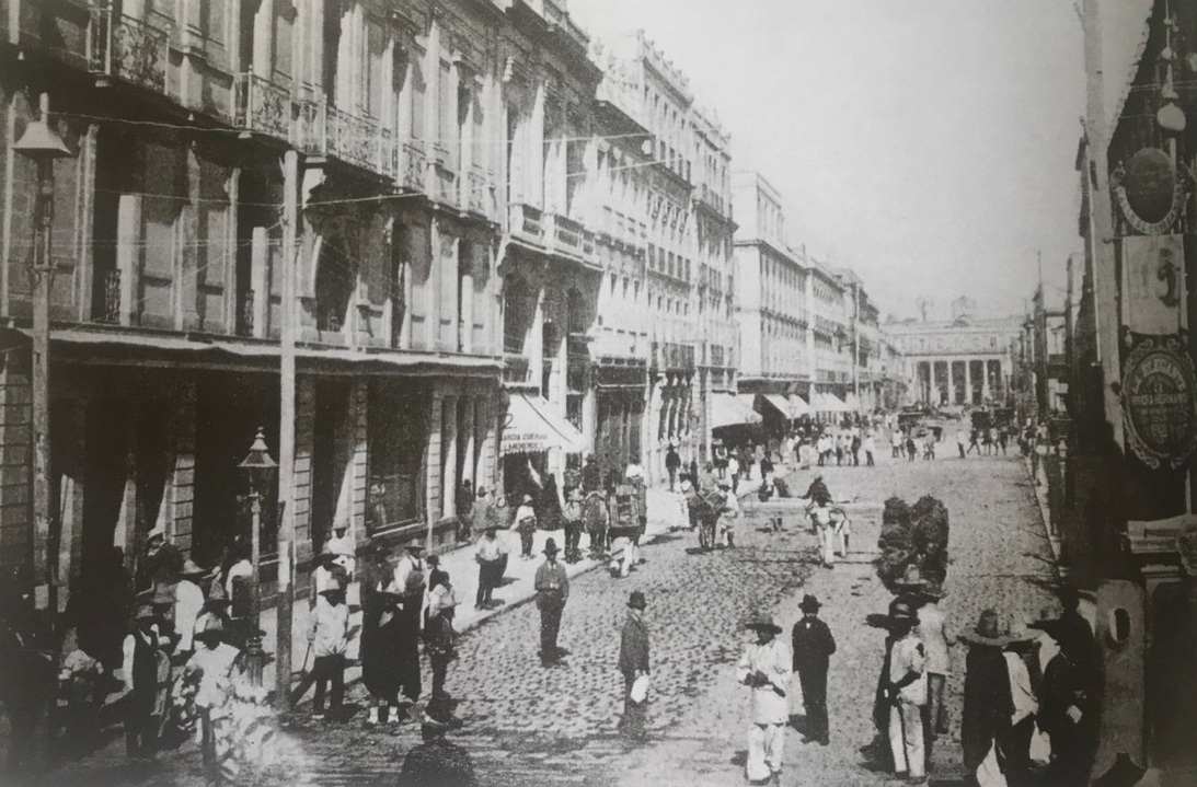 Al iniciar la última década del siglo XIX.jpg