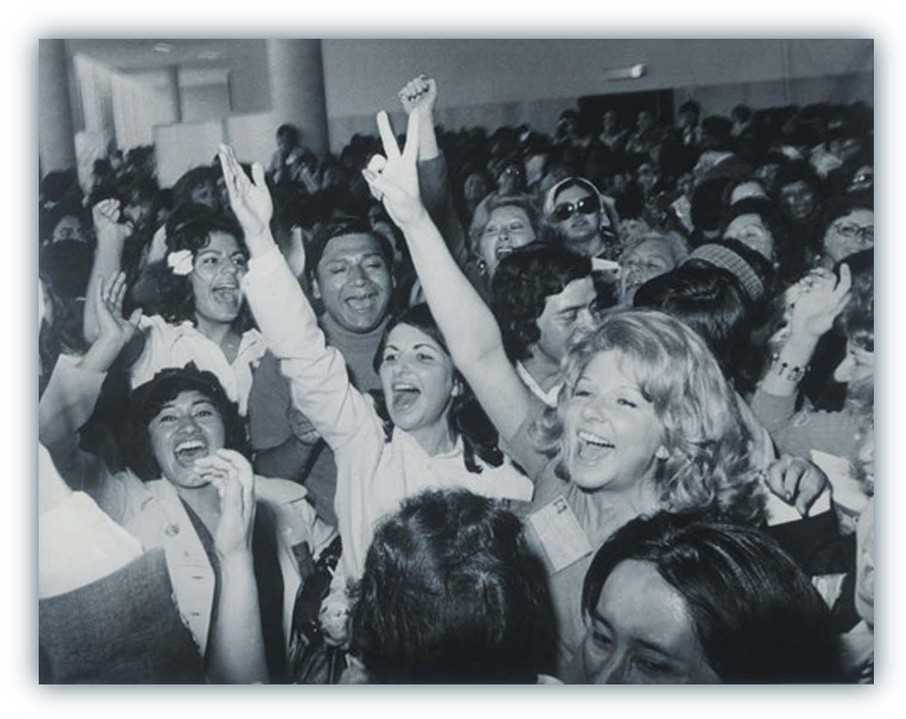 DIA INT MUJER 05 azl.jpg Mujeres mexicanas festejan la institución oficial del Día Internacional de la Mujer Trabajadora en la capital del país. https://www.facebook.com/photo.php?fbid=727425742725450&id=100063740912360&set=a.653789296755762&locale=is_IS