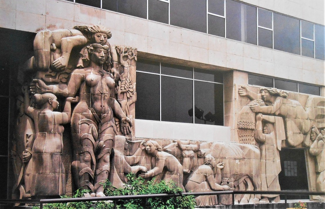 Altorrelieve ala derecha. SCT.jpg