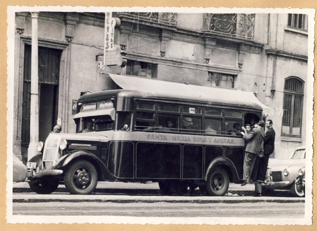 Primeros transportes de pasajeros en los años veinte y treinta.jpg