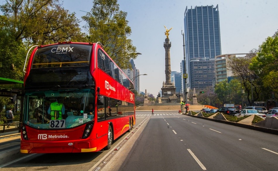 Metrobús londinense.jpg Metrobús “londinense” en paseo de la Reforma. https://radioytvmexiquense.mx/index.php/2020/09/24/ponen-en-marcha-primer-metrobus-electrico-de-la-cdmx/