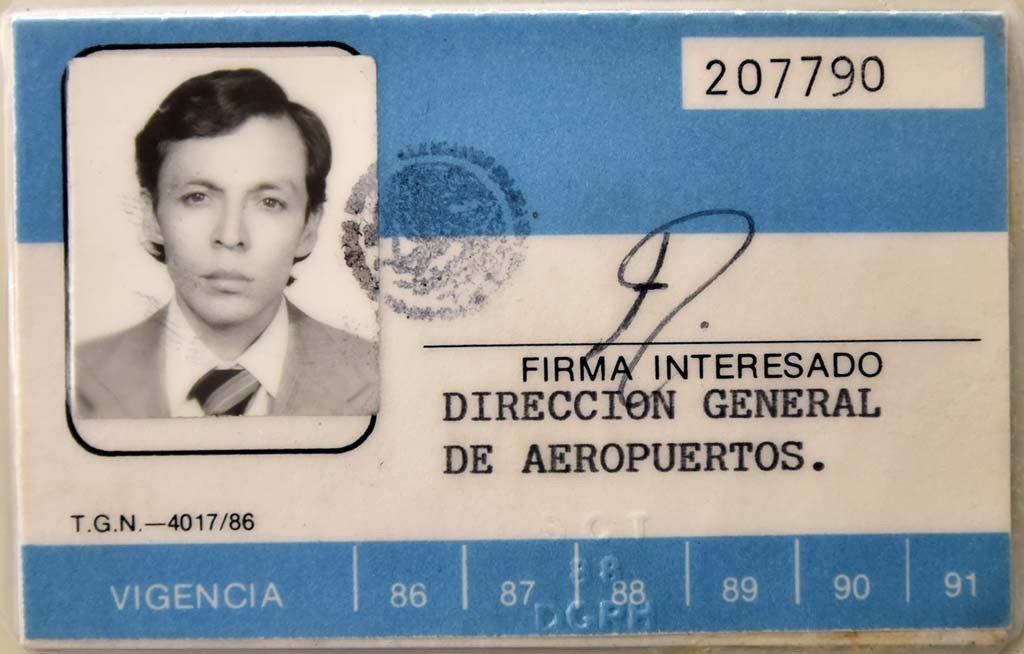8.JPG “Trabajé en estas oficinas (Dirección General de Aeropuertos) y me fueron dando oportunidad de subir, primero como mensajero…”